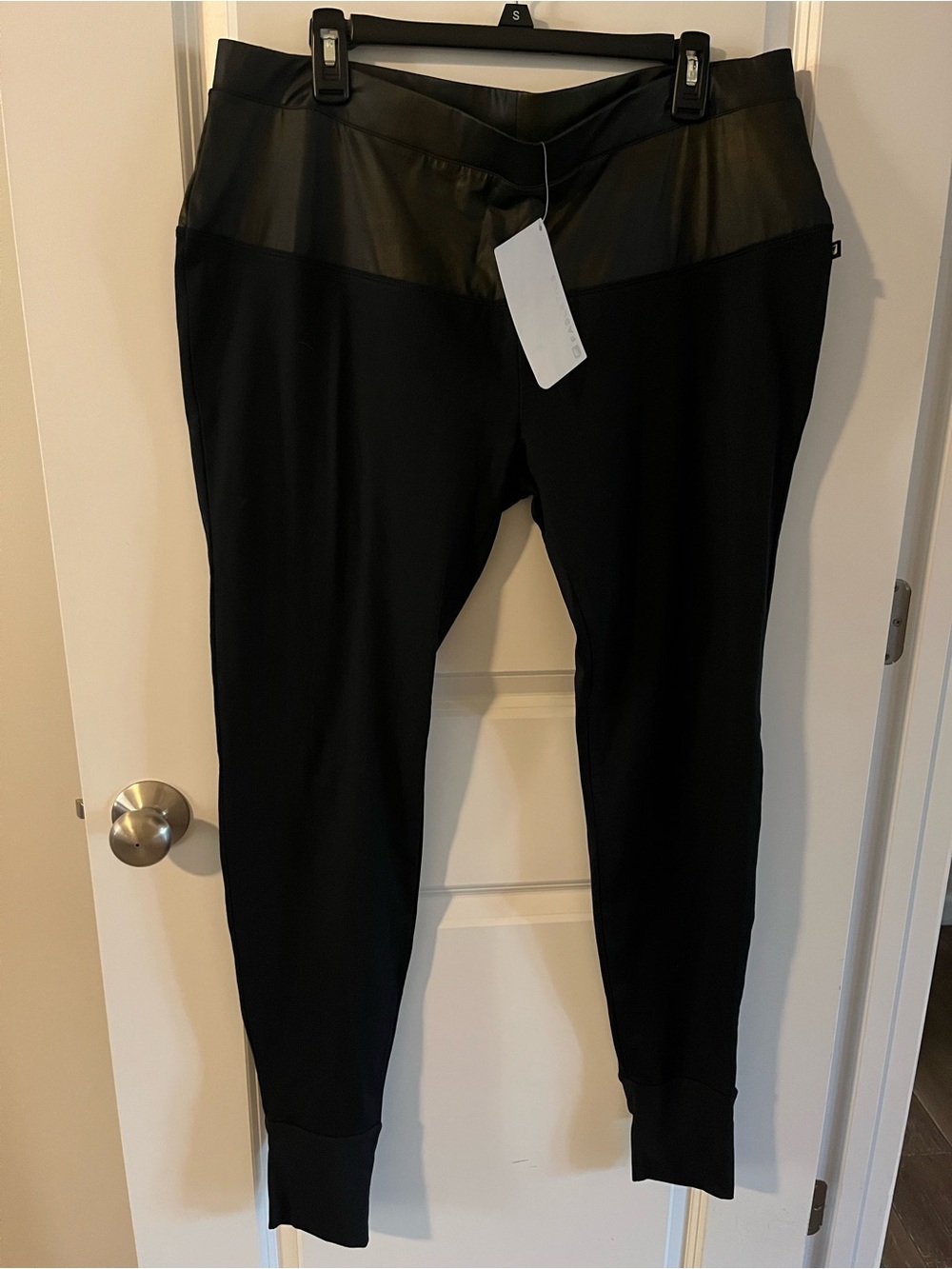 Fabletics NWT Women’s Black High-Waist Leggings XXL with Faux-Leather Panel